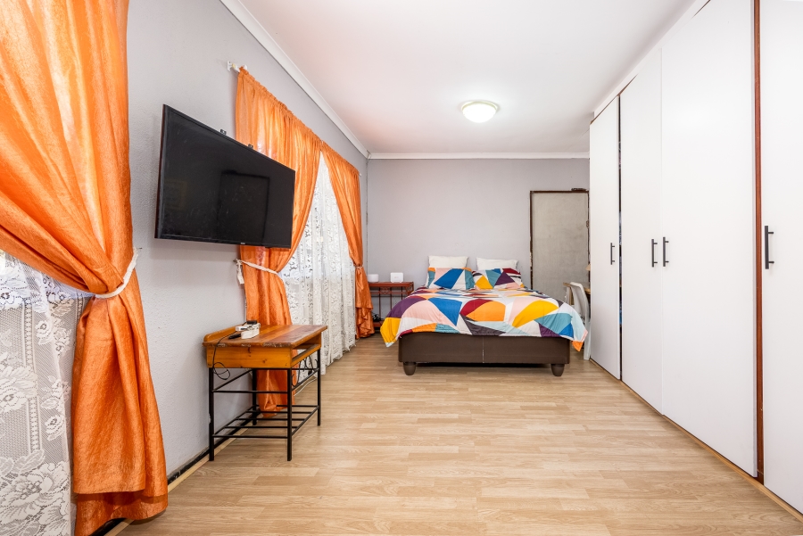 4 Bedroom Property for Sale in Mabille Park Western Cape